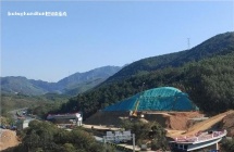 百色北环线五标段完成半幅跨线钢箱梁施工